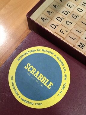 Very nice vintage Scrabble game by Selchow and Rightere